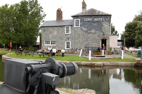 Turf-hotel-Devon-remote-pub