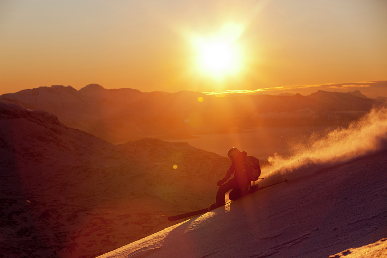 Telemark skiing in Spanstinden, Troms |Fredrik Schenholm/Visitnorway.com