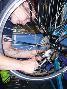 02_Check-jockey-wheels-are-tight